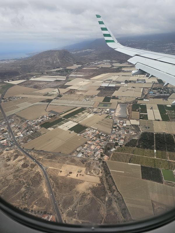 Anflug auf den Flughafen Tenerife Sur, 5km nordöstlich von der Marina