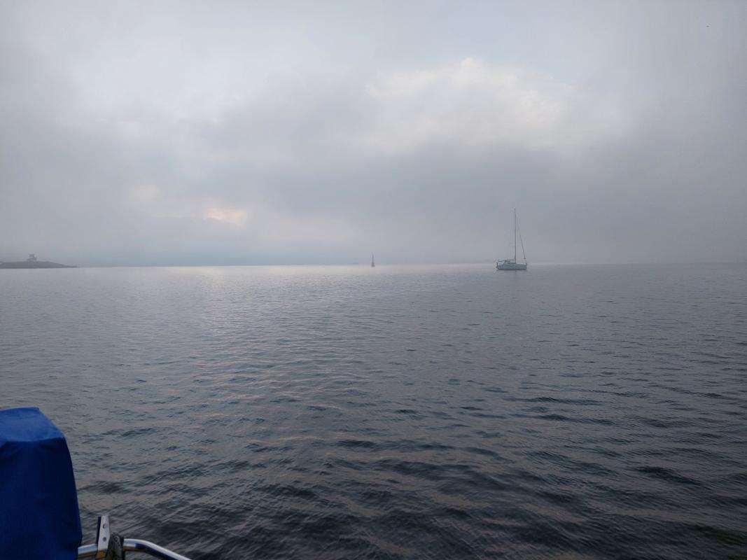 Im Gruselnebel den Anker auf 5 Meter ausgebracht