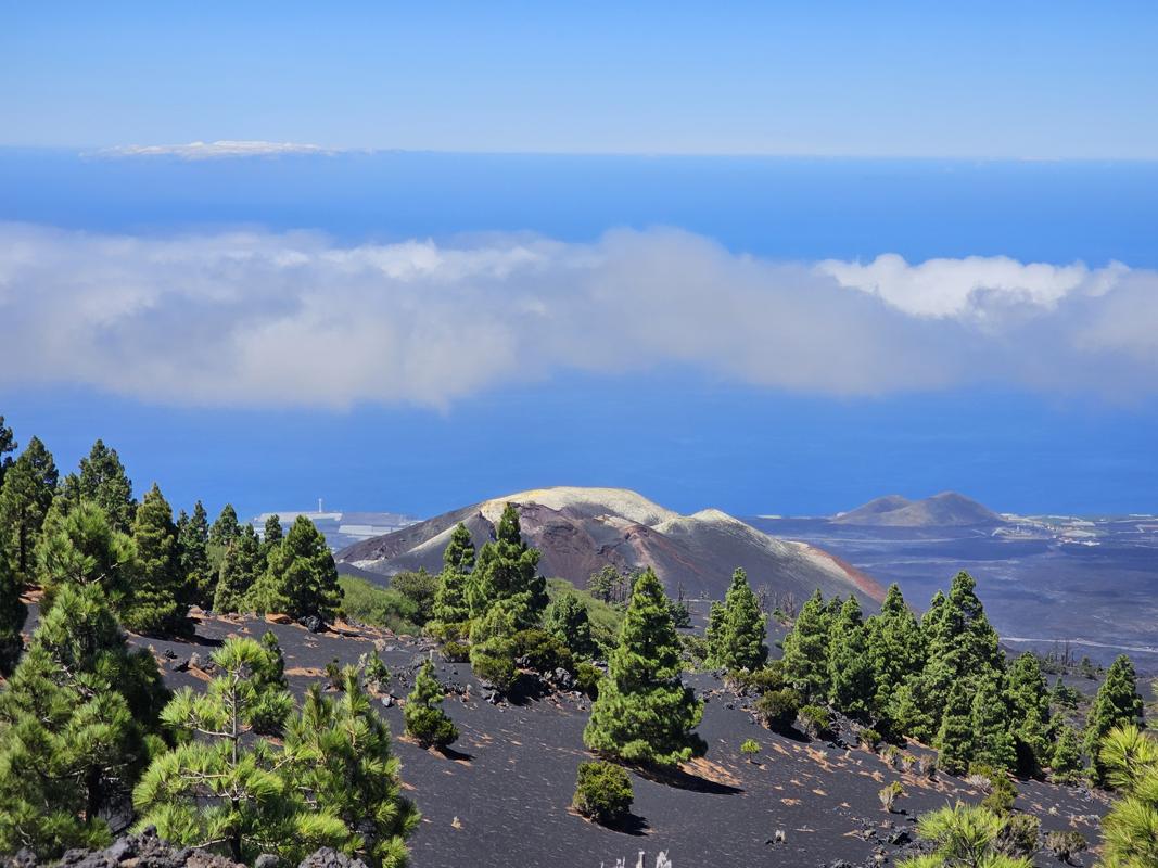 In der Ferne ist El Hierro zu erkennen.