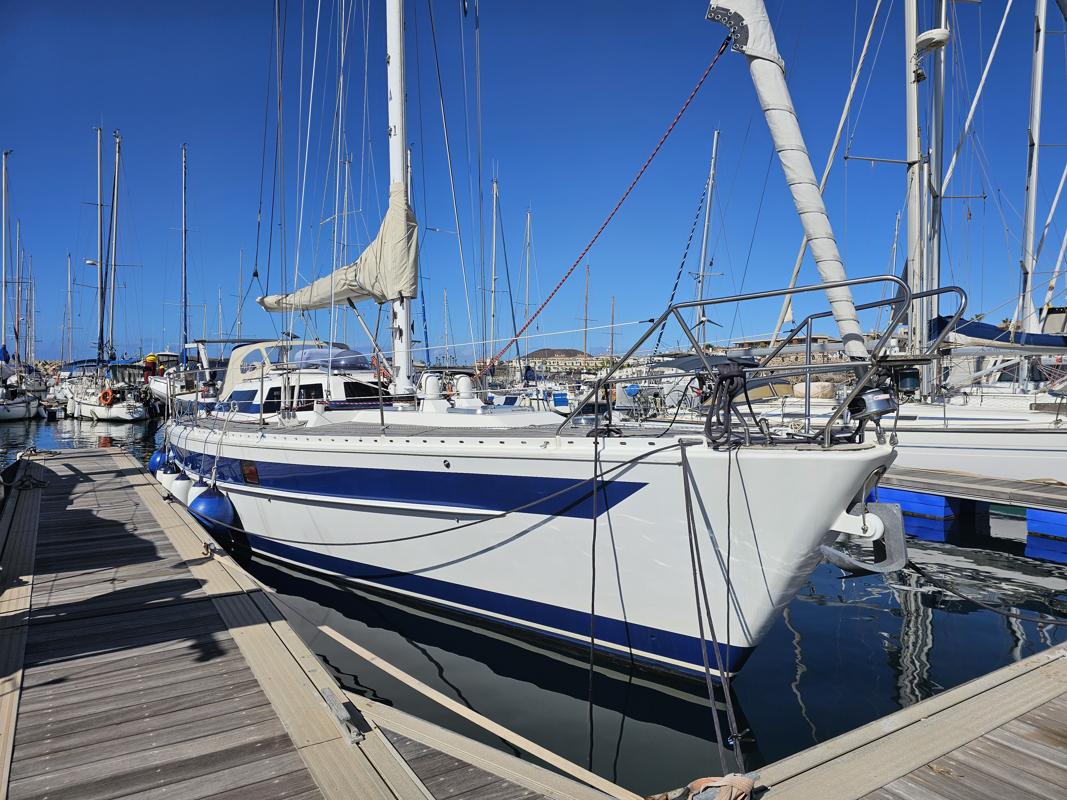 Inzwischen sind in der Marina neue Fingerstege fertiggestellt.