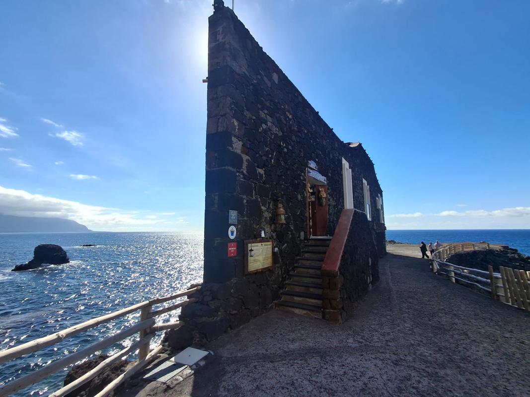 Das legendäre Hotel Puntagrande steht auf einer Lavazunge in Las Puntas.